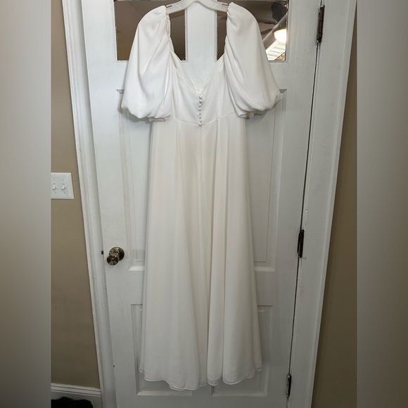 Brand new wedding dress with tags - Picture 4 of 7